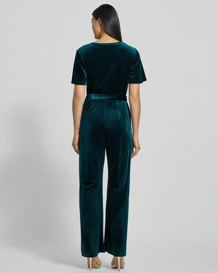 Apricot Jumpsuit in glanzende look met strikceintuur