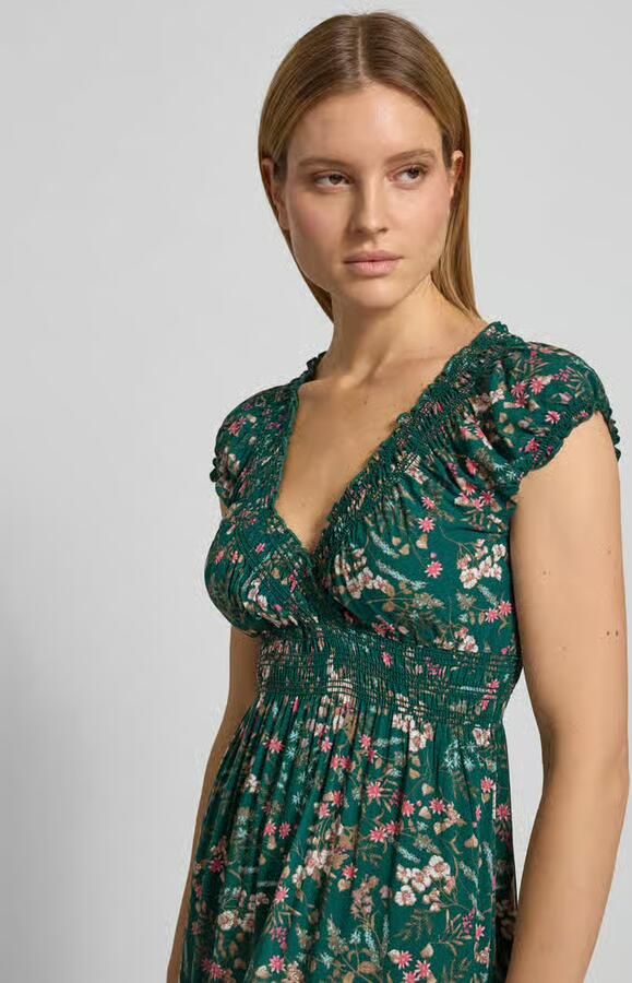 Apricot regular fit maxi-jurk van pure viscose met V-hals