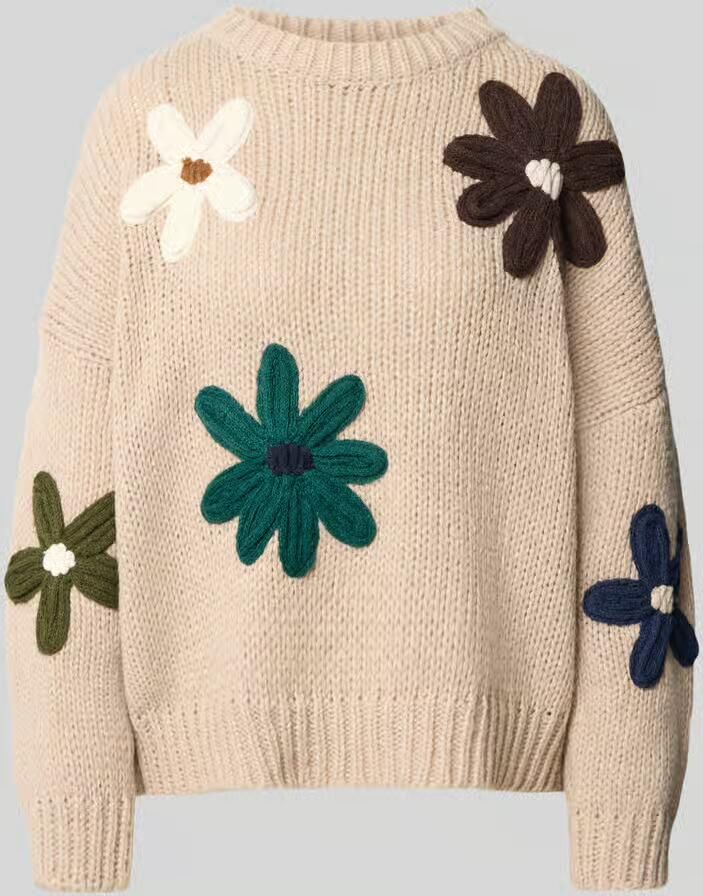 Apricot relaxed fit gebreide pullover met bloemenborduursel