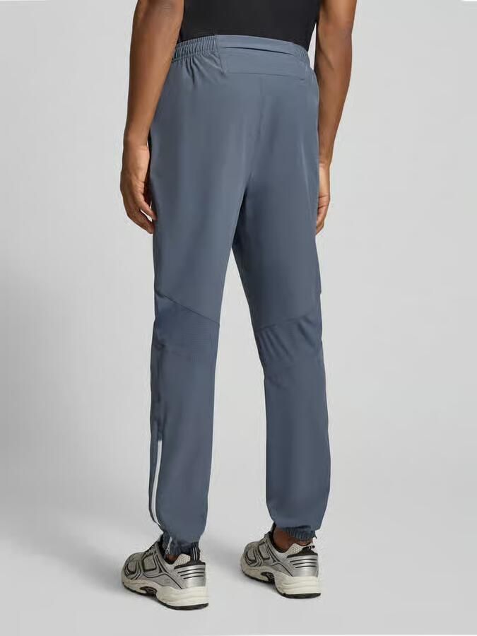 ASICS straight fit trainingsbroek met logoprint model 'Core' - Foto 2