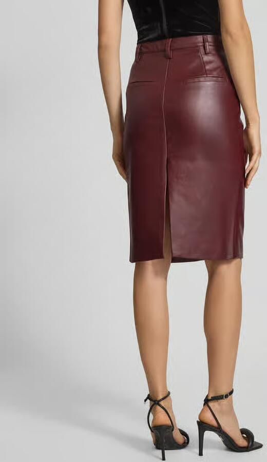 Bardot Knielange kokerrok in leerlook model 'PHENIX'