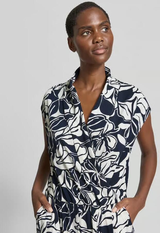 Betty Barclay Jumpsuit met sjaalkraag en kapmouwen