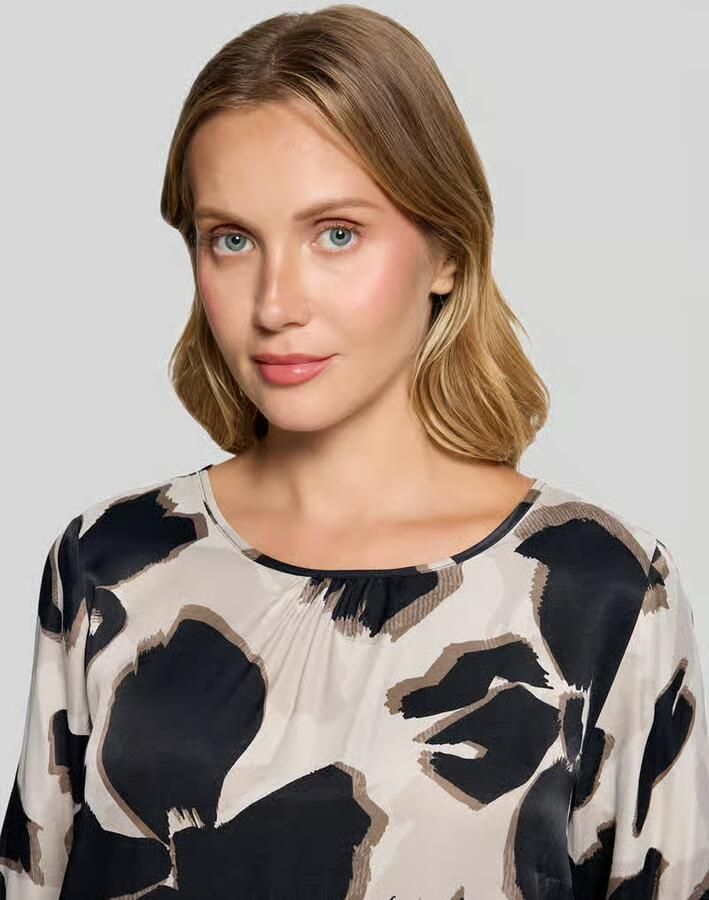 Betty Barclay Loose fit blouse met lange mouwen van pure viscose model 'NOS JULI'