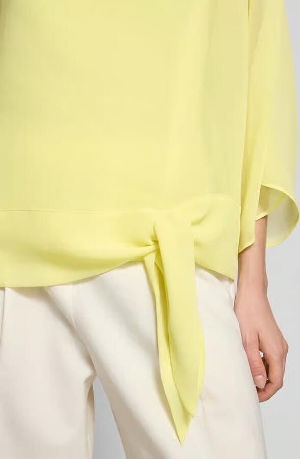 Betty Barclay relaxed fit blouse in semitransparant design