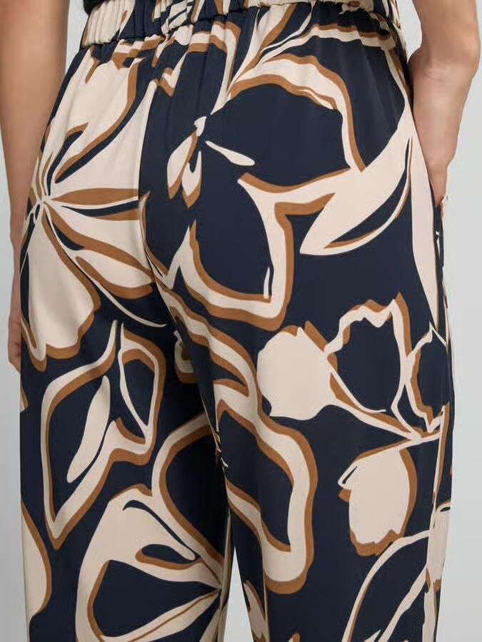 Betty Barclay relaxed fit wijdte broek met all-over motief model 'LT JUNI' - Foto 2