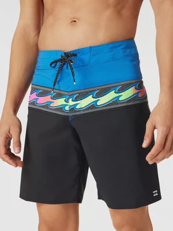Billabong Zwembroek met all-over motief model 'MOMENTUM