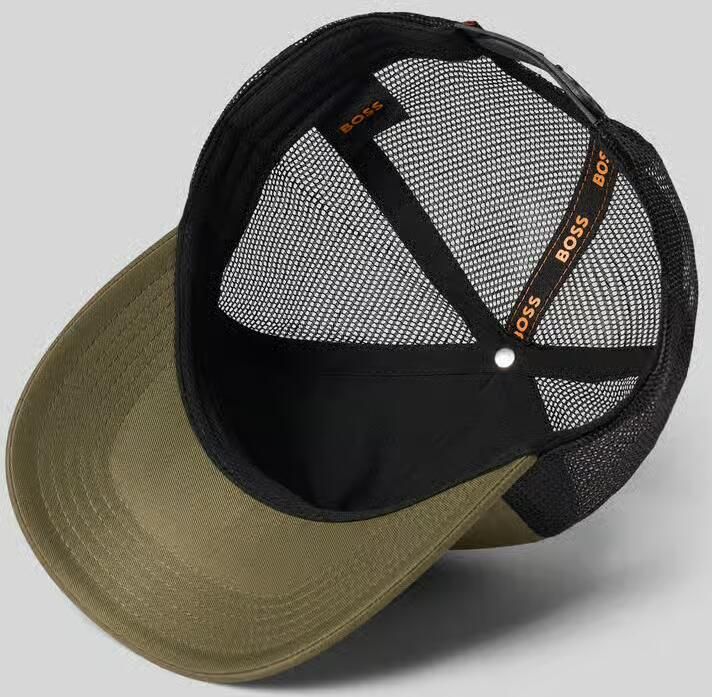 Boss baseballpet met mesh-inzetten en logodetail