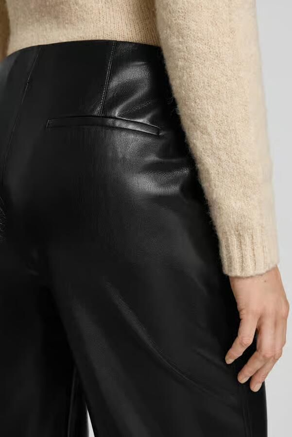 Boss Regular fit broek in leerlook met steekzakken opzij model 'TIMIRAS' - Foto 2