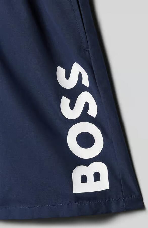 Boss zwembroek met labelopschrift