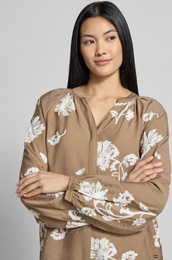 BRAX relaxed fit blouse met lange mouwen van viscosemix model 'VIVIAN' - Foto 3
