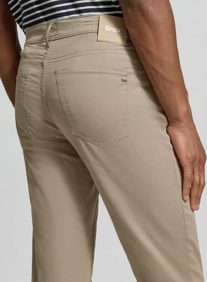 BRAX slim fit broek met steekzakken model 'Chuck'