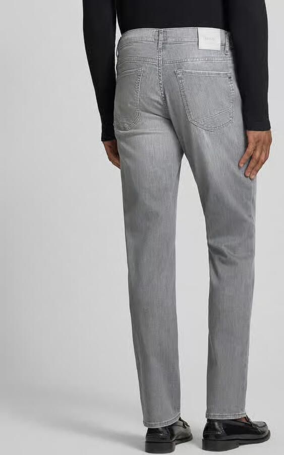 BRAX Slim fit jeans met ultralight afwerking model 'Chuck' - Foto 3