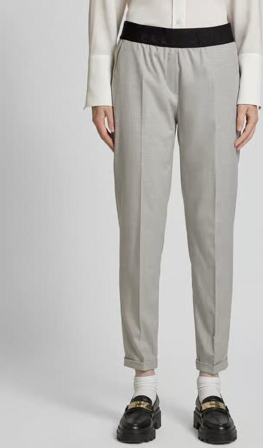 BRAX Tapered fit stoffen broek met persplooien model 'Maron'
