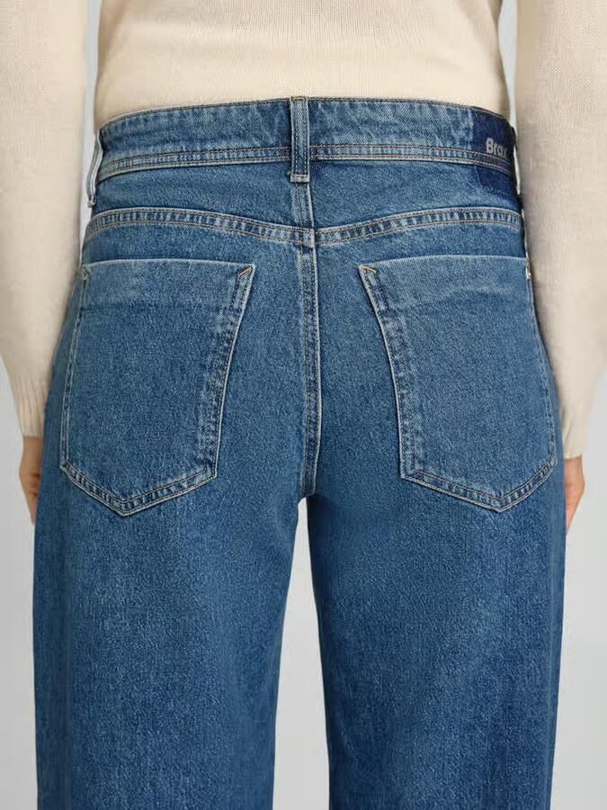 BRAX Wide leg jeans in 5-pocketmodel model 'STYLE.MORGAN'