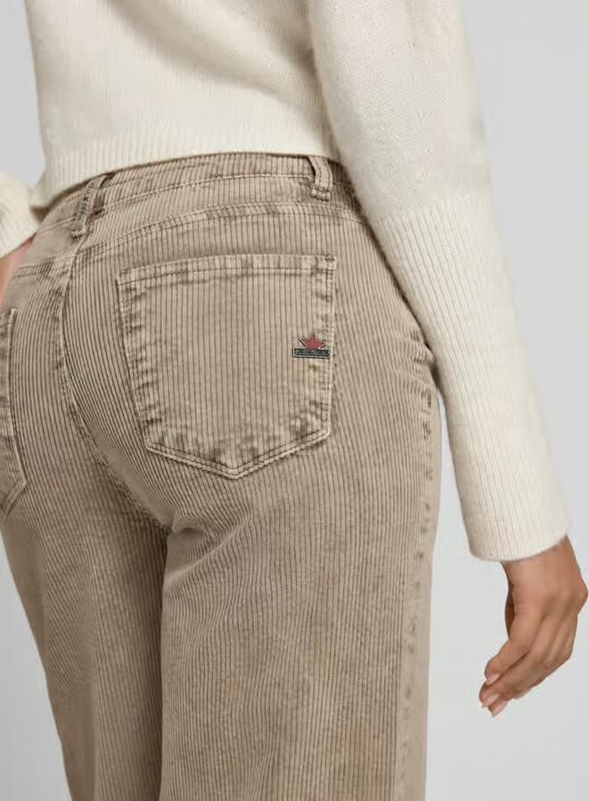 Buena Vista Wide fit corduroy broek met steekzakken