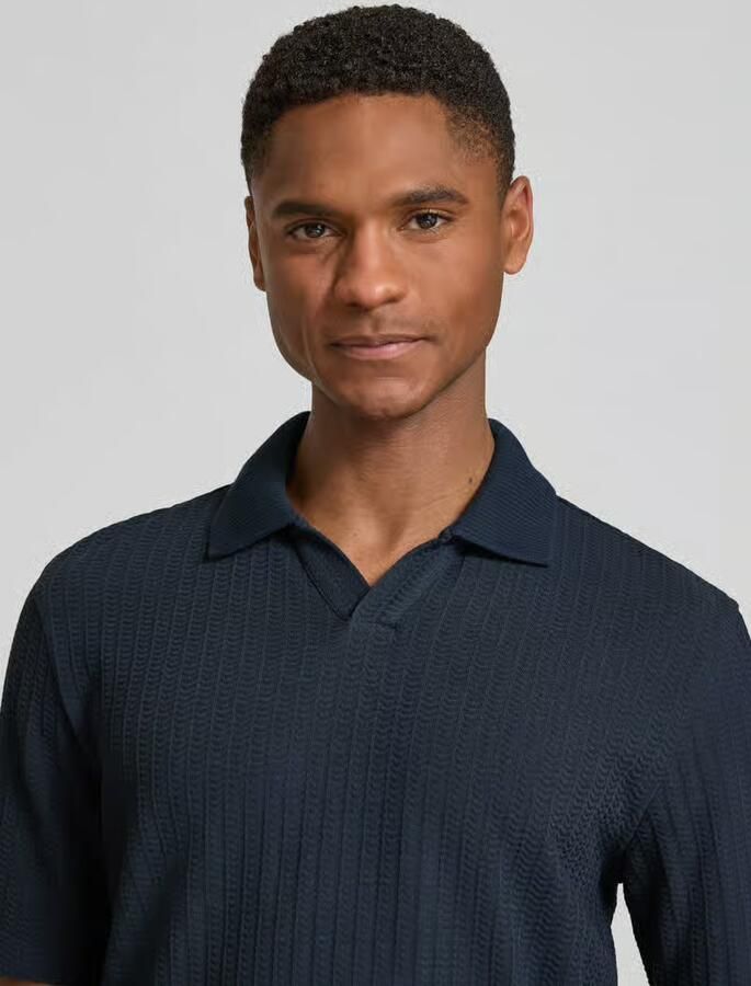 Bugatti slim fit poloshirt met structuurpatroon en V-hals