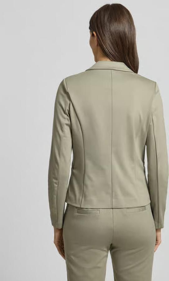 B.Young Blazer met Reverskraag Model 'Rizetta'
