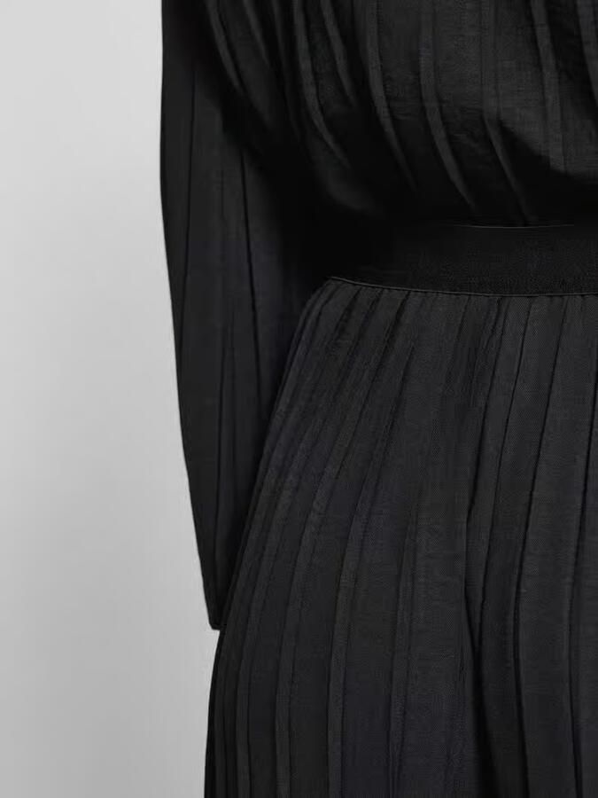 B.Young Broek met plissévouwen en elastische band model 'Janse'