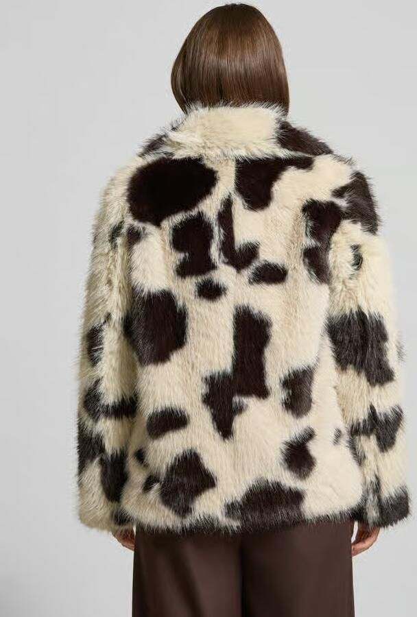 B.Young Jack van imitatiebont model 'Bemio Cow Jacket'