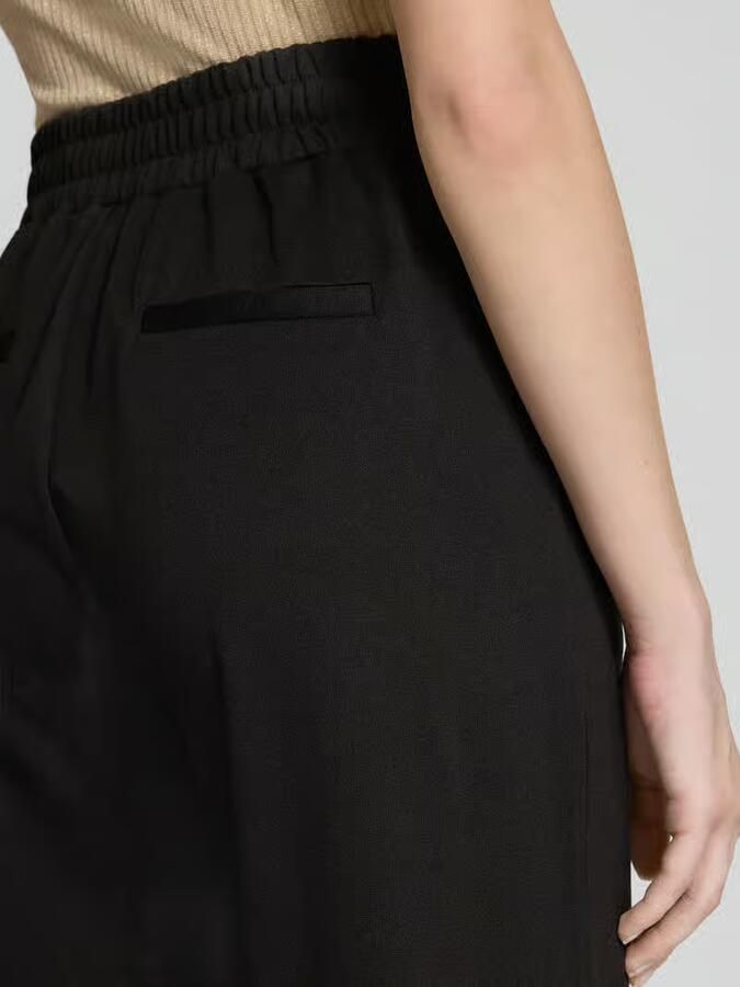 B.Young Wide leg stoffen broek in zwart met bandplooien model 'Rizetta' - Foto 2