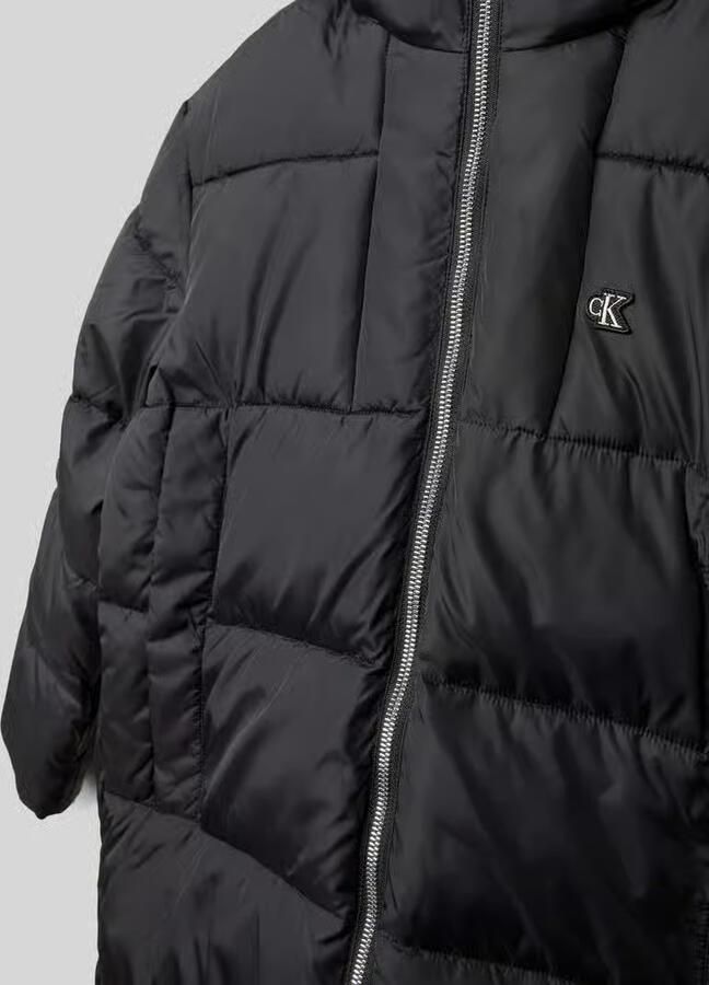 Calvin Klein Parka ESSENTIAL PARKA PUFFER voor kinderen tot 16 jaar en met logo-patch