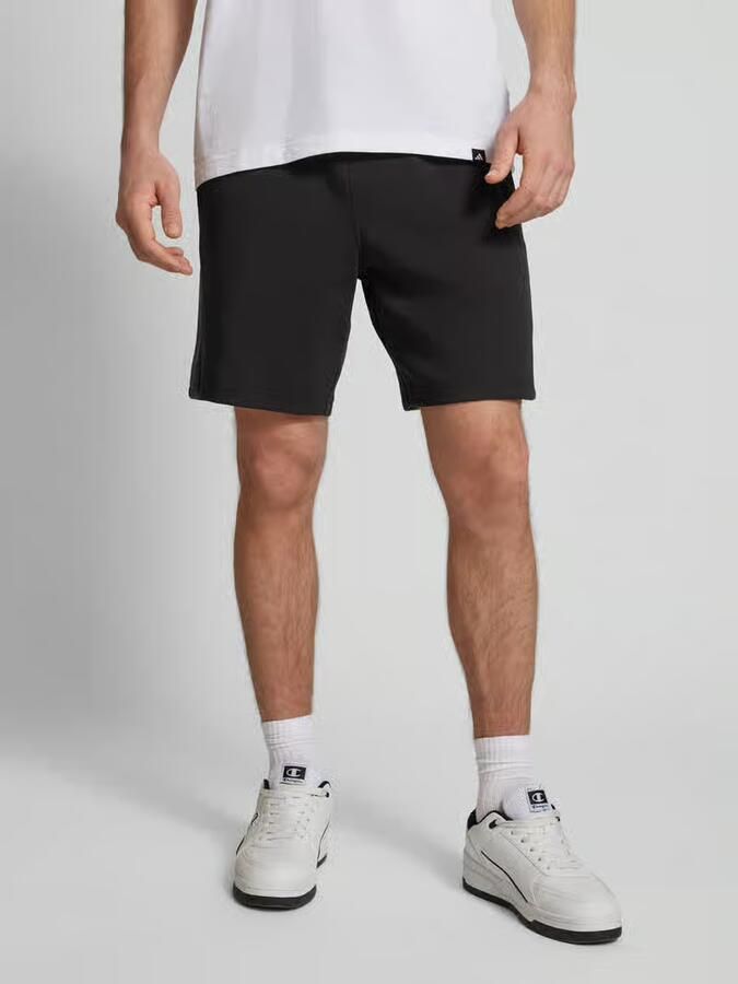 Calvin Klein Jeans Regular fit korte broek met gestileerde opening - Foto 2