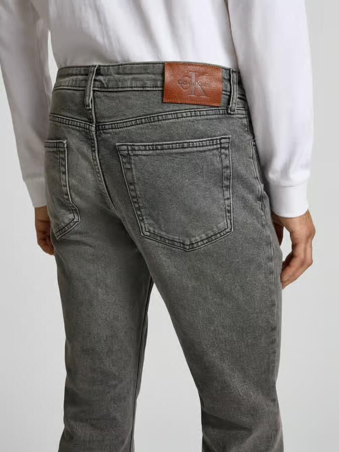 Calvin Klein Jeans Slim fit jeans in used-look met labeldetail - Foto 6