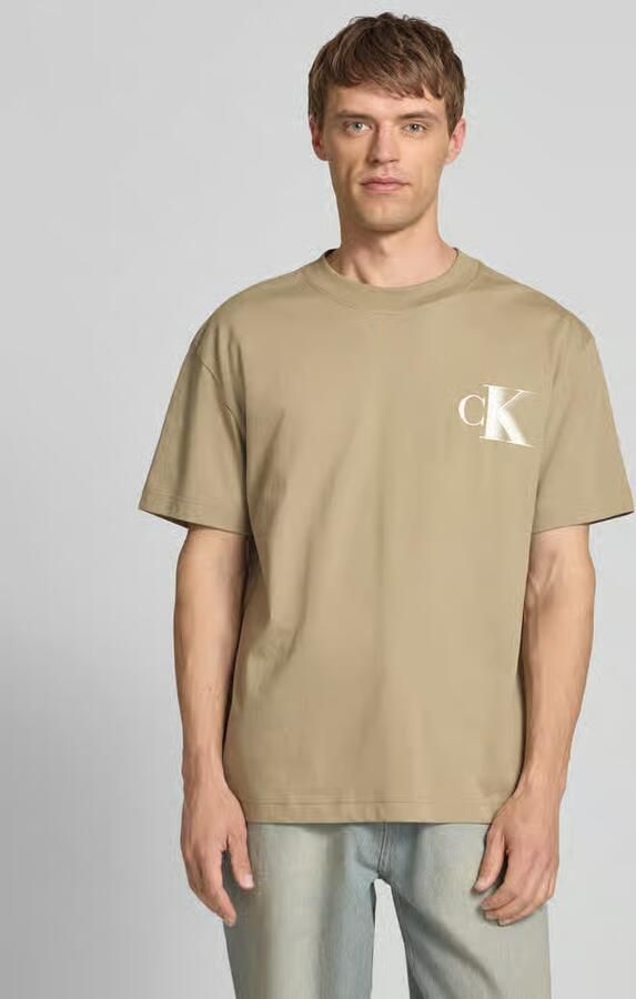 Calvin Klein T-shirt BOLD CK TEE met groot logo op de rug - Foto 2