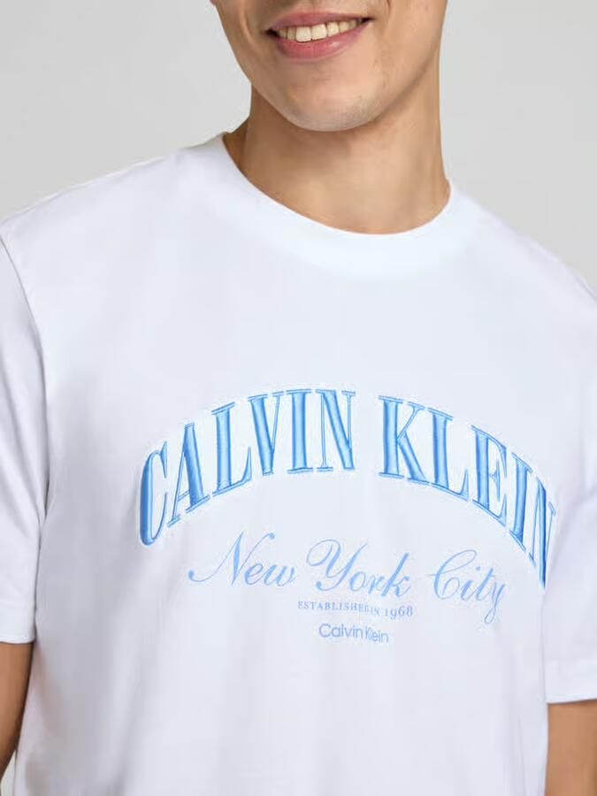 Calvin Klein Jeans T-shirt Korte Mouw March Graphic Season