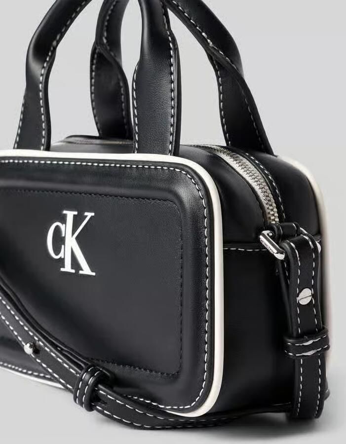 CK Calvin Klein Handtas in handtassenlook met logoprint model 'BAULETTO'