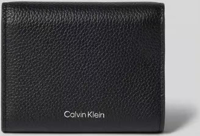 Calvin Klein Jeans Portemonnee EMBLEM HW PEBBLE TRIFOLD W ZIP LV04F1128G