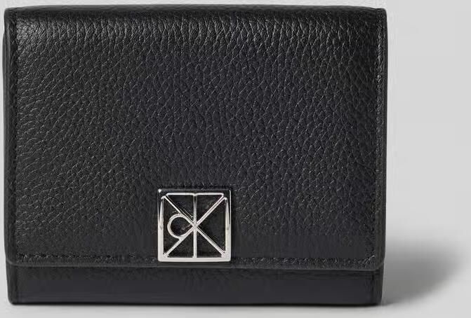 Calvin Klein Jeans Portemonnee EMBLEM HW PEBBLE TRIFOLD W ZIP LV04F1128G - Foto 2