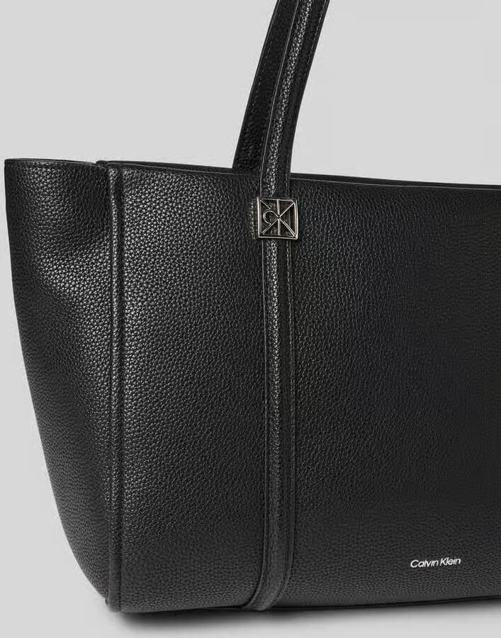 Calvin Klein Jeans Tas EMBLEM HW PEBBLE TOTE LV04F3424G