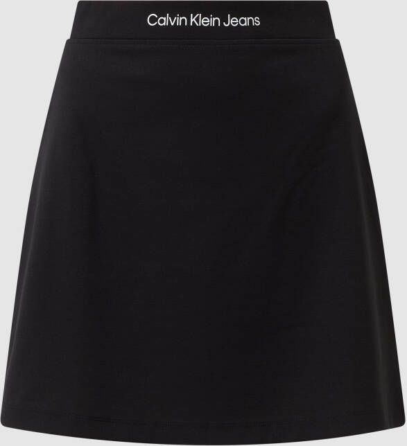 Calvin Klein Jerseyrok SHRUNKEN LOGO MILANO SKIRT in sportieve basic stijl met ck-print