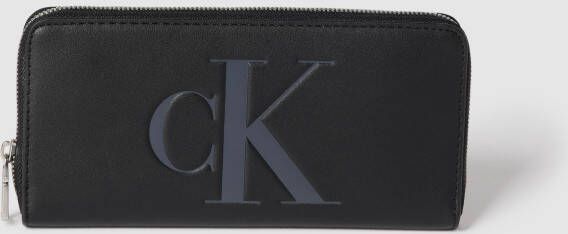Calvin Klein Jeans Portemonnee met labeldetail model 'SCULPTED ZIP AROUND MONO'