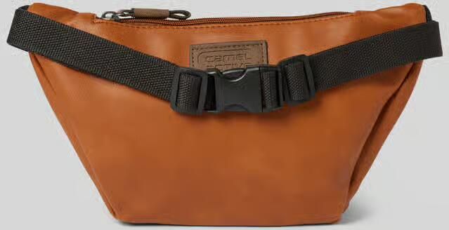Camel active Heuptasje met labelpatch model 'LAOS'