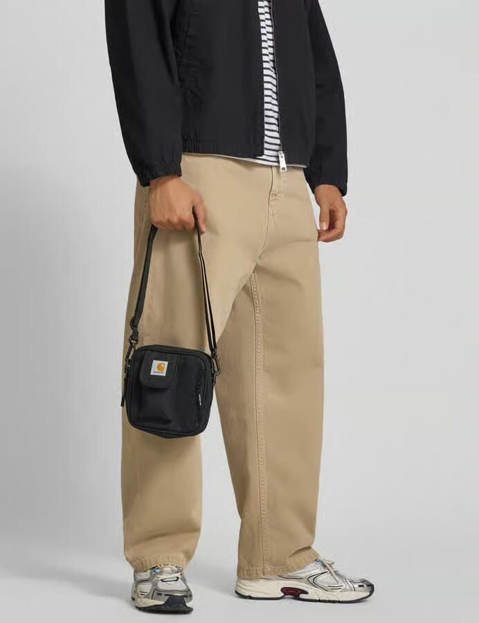 Carhartt Work In Progress Schoudertas met labelpatch model 'Essentials'