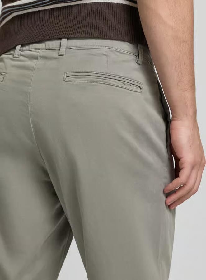 Casual friday Tapered fit Chino met achterzakken