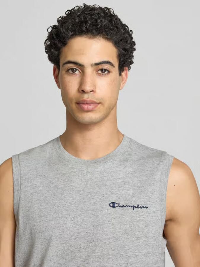 Champion Top met labelstitching en ronde hals