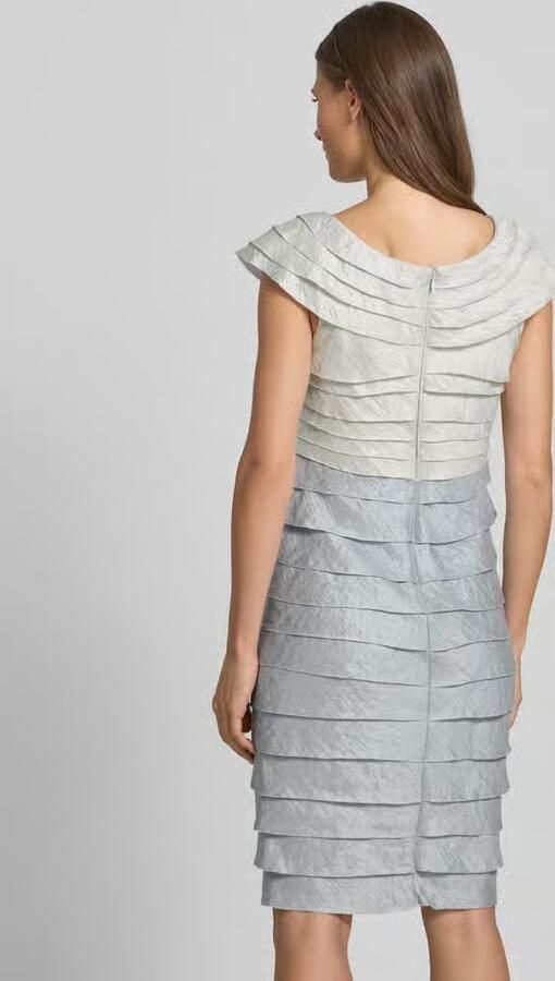 Christian Berg Cocktail Cocktailjurk met labeldetail