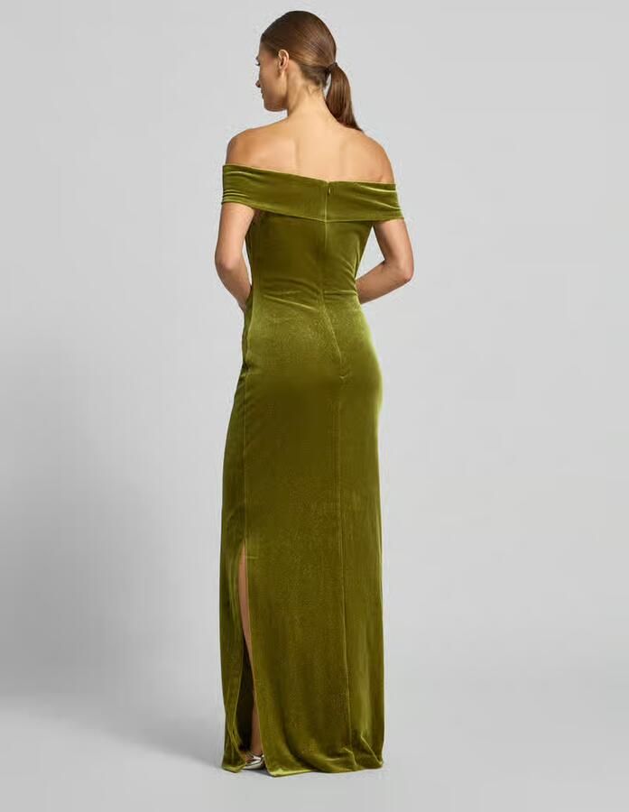 Christian Berg Cocktail Maxi-jurk van fluweel in off-shoulder-look - Foto 3