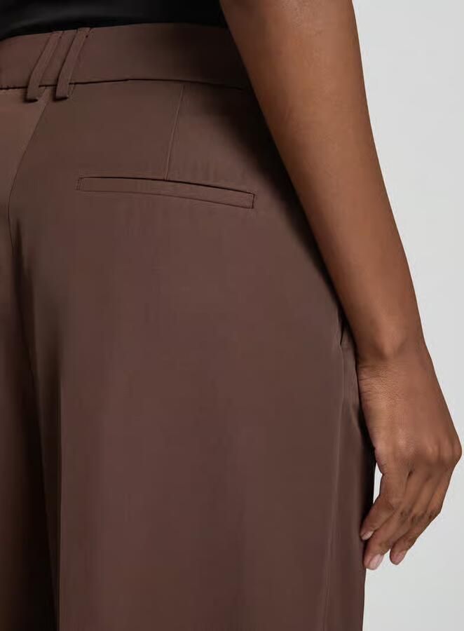 Christian Berg Cocktail Wide leg bandplooibroek met achterzakken