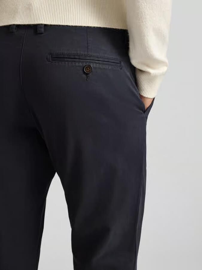 Christian Berg Men Regular fit chino met Franse steekzakken
