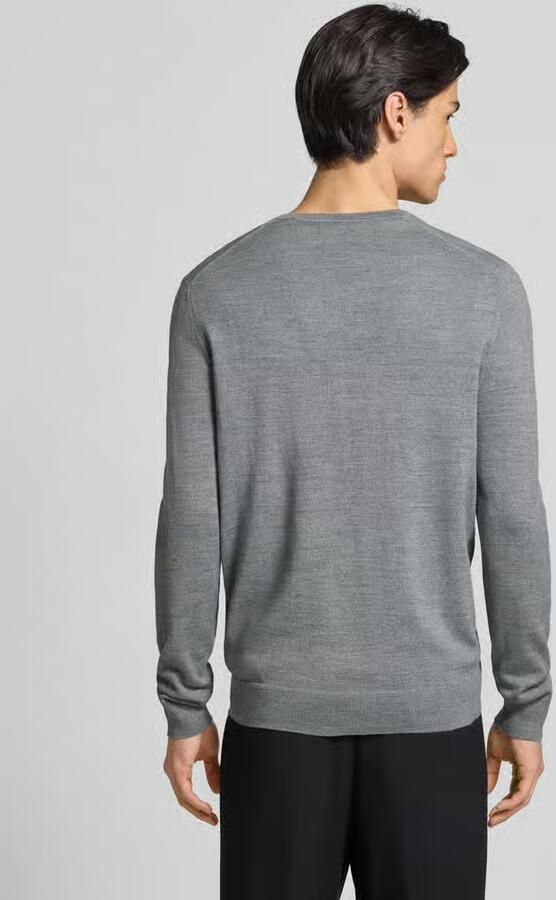 Christian Berg Men Gebreide pullover van wolmix met V-hals