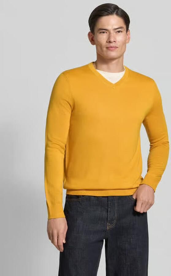 Christian Berg Men Gebreide pullover van wolmix met v-hals - Foto 2
