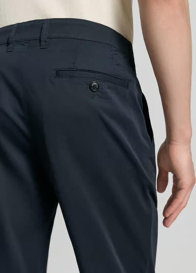 Christian Berg Men regular fit chino met steekzakken