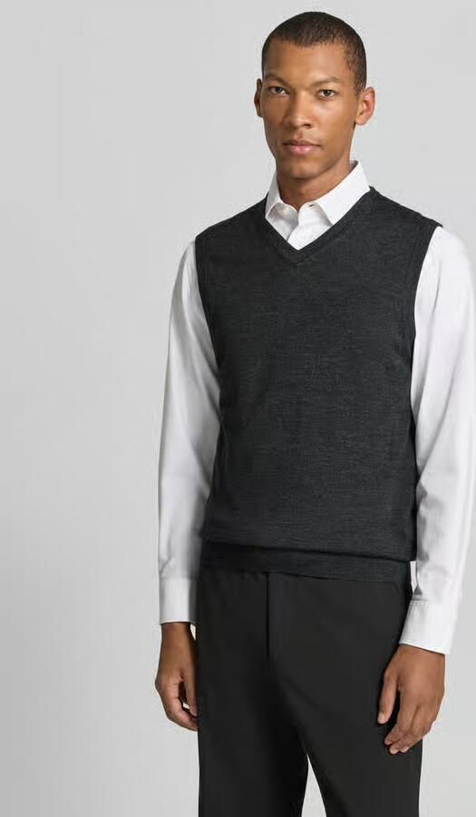 Christian Berg Men Slim fit spencer van katoenmix met v-hals - Foto 3