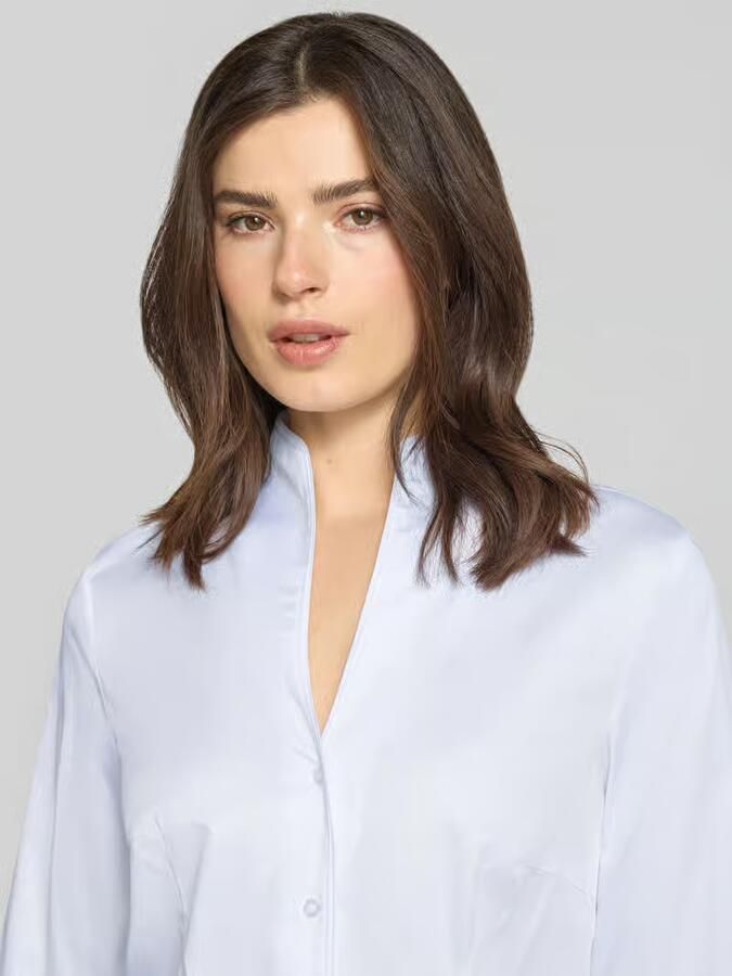 Christian Berg Woman Blouse met opstaande kraag en sportmanchetten