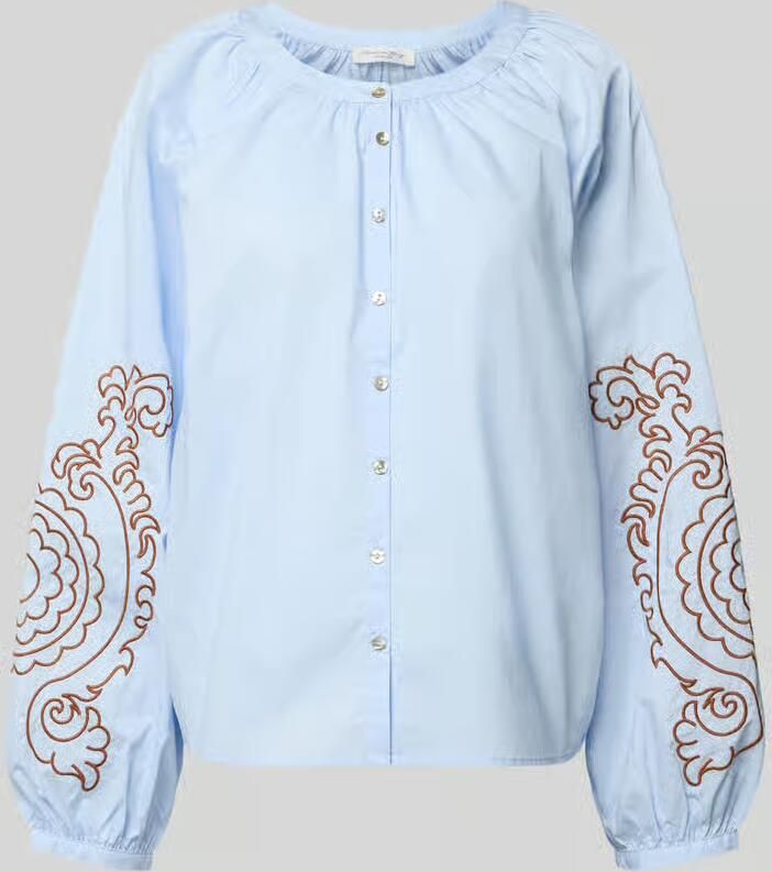 Christian Berg Woman Blouse met ronde hals en motiefstitching