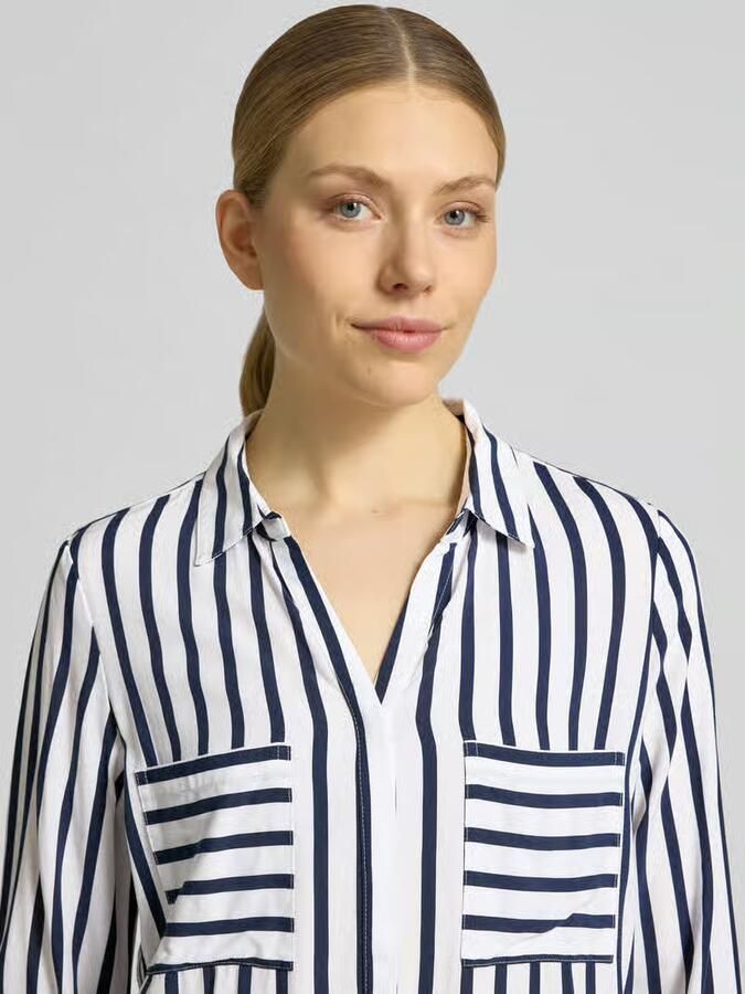 Christian Berg Woman Blouse van viscose met borstzakken - Foto 2